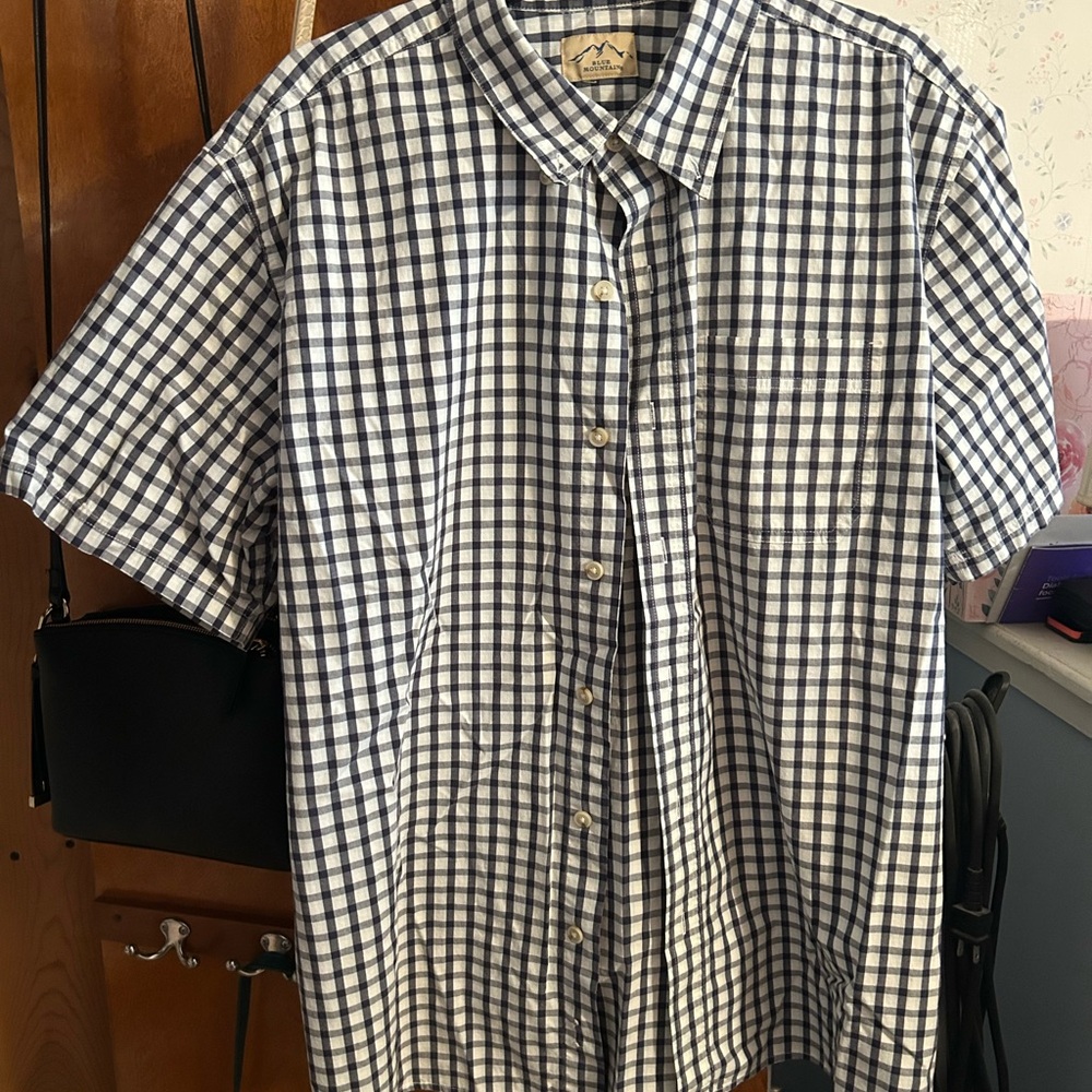 Men's Short-Sleeve Navy & White Check Button-Down Shirt